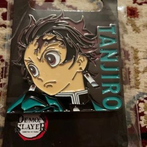 Demon Slayer Tanjiro hottopic pin never opened